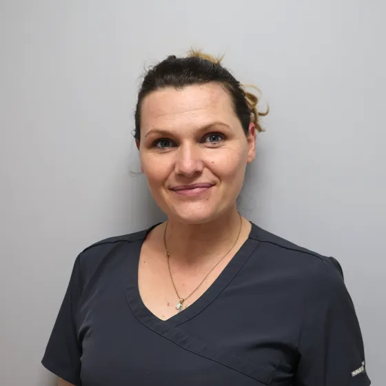 Portrait d’Amélie Terraillon, souriante.
